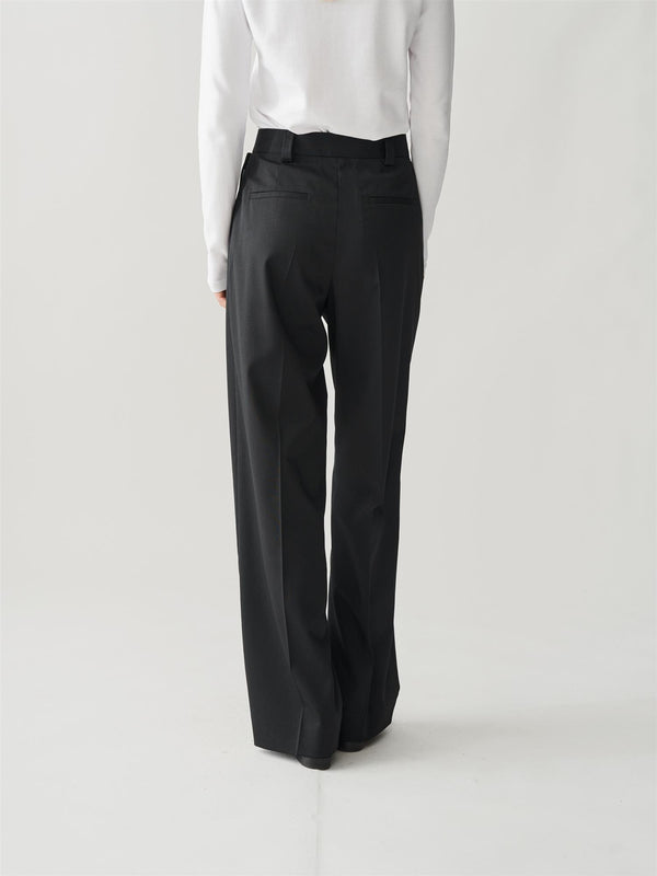 HIGHWAIST STRAIGHT SUITING TROUSER