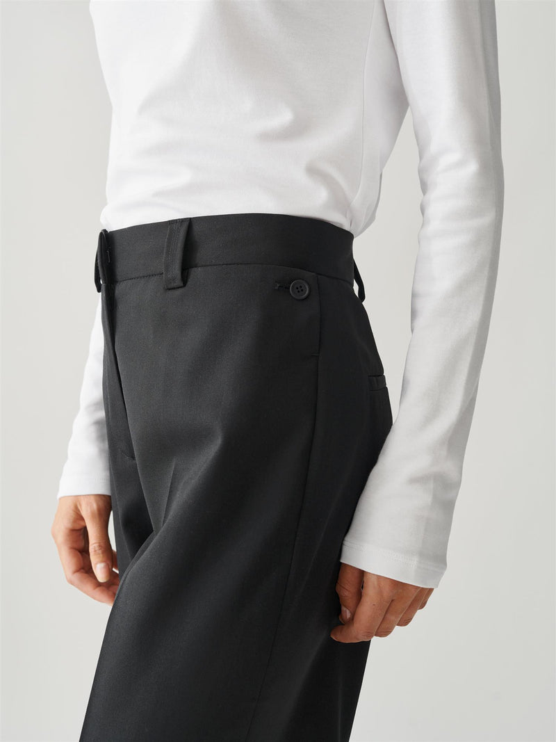 HIGHWAIST STRAIGHT SUITING TROUSER