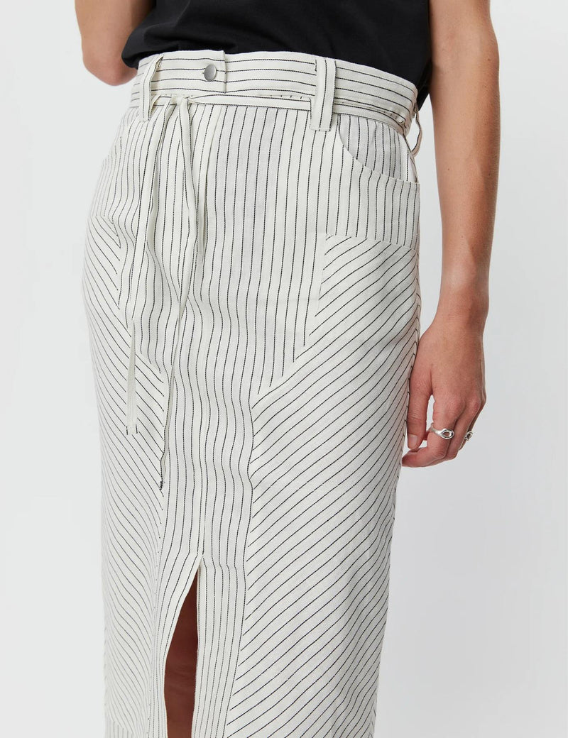 Freda - Cozy Linen Stripe